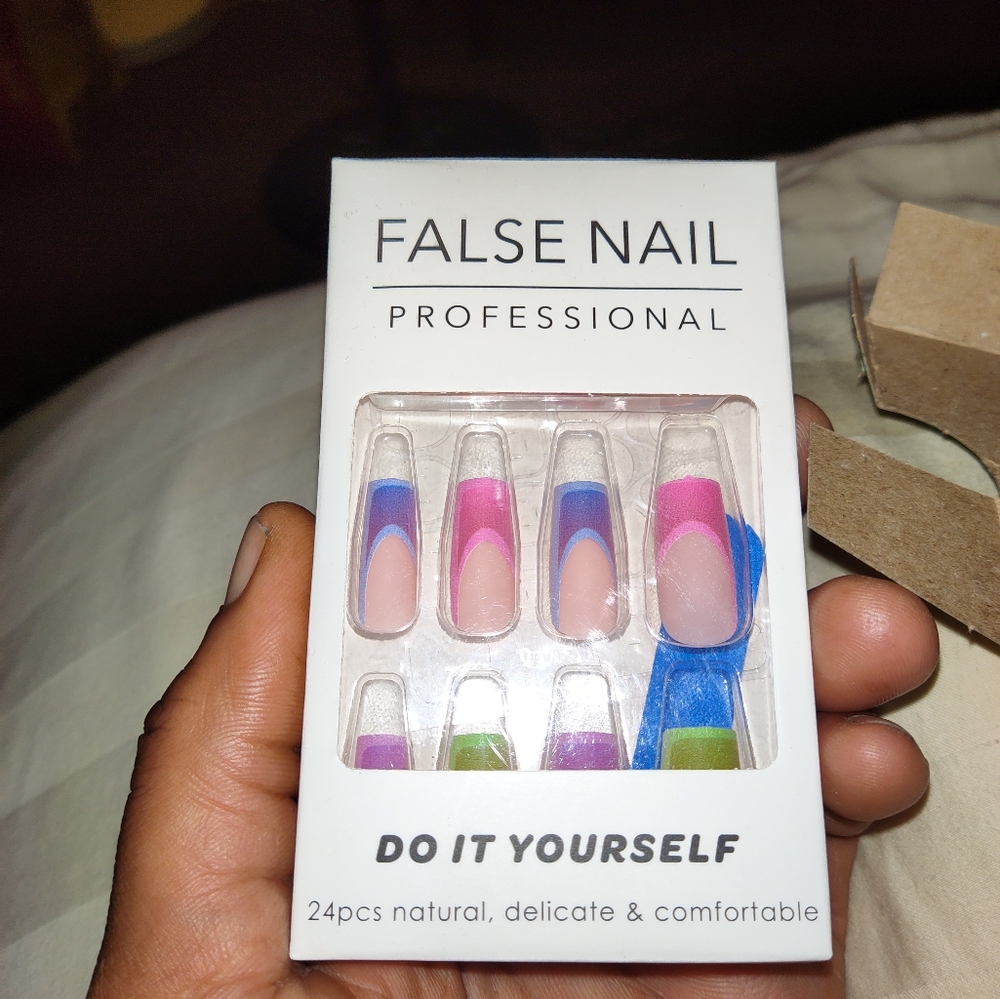 False nail professional